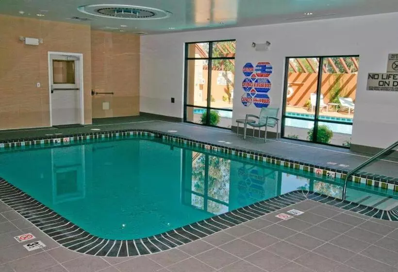 Отель Springhill Suites Temecula Valley Wine Country