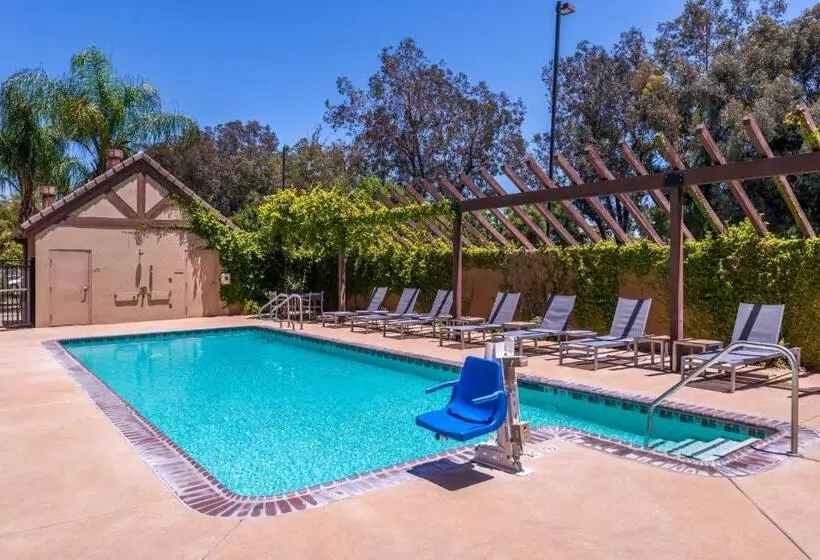 Отель Springhill Suites Temecula Valley Wine Country