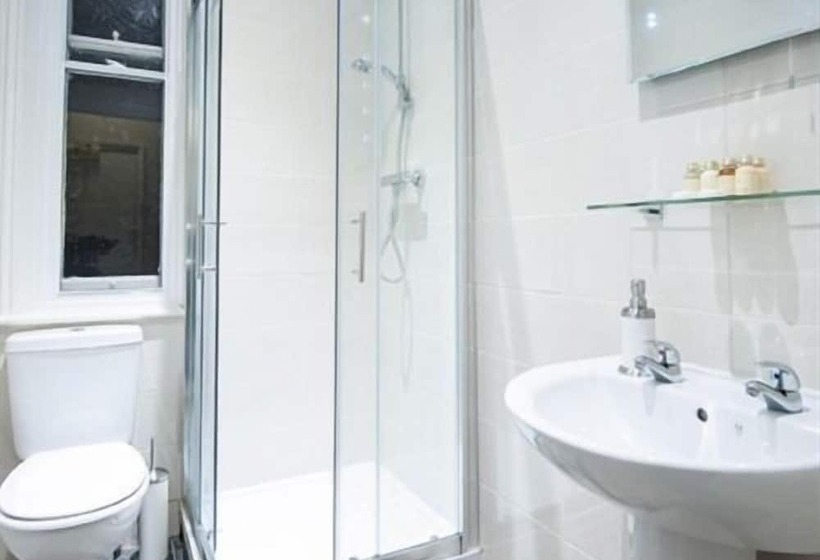 בית מלון כפרי Parkwood