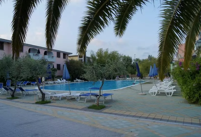 Отель Albergo Residenziale Gli Ontani