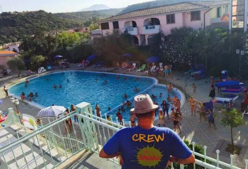 Отель Albergo Residenziale Gli Ontani