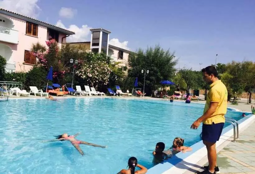 Отель Albergo Residenziale Gli Ontani