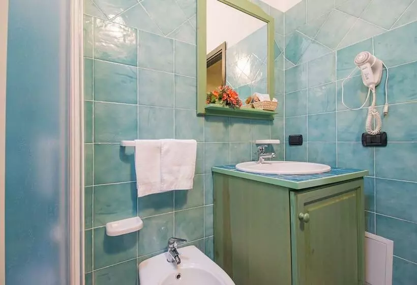 Отель Albergo Residenziale Gli Ontani