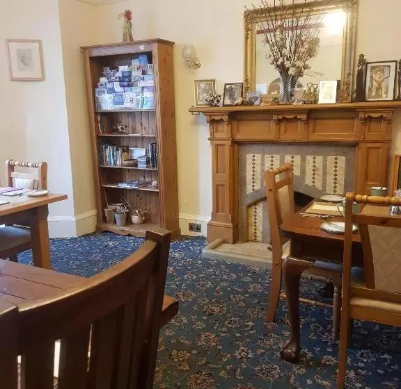 Отель Cedar Villa Guest House