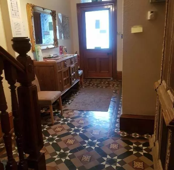 Отель Cedar Villa Guest House