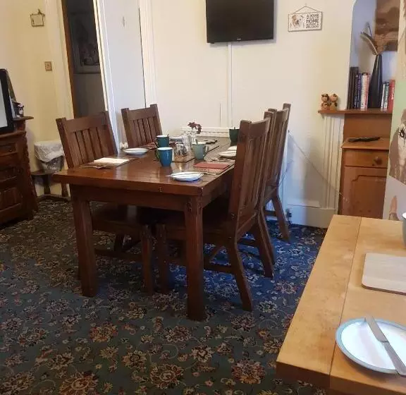 Отель Cedar Villa Guest House