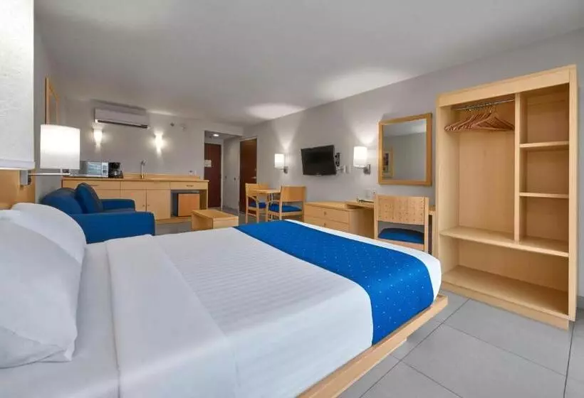 Отель City Express By Marriott Minatitlán