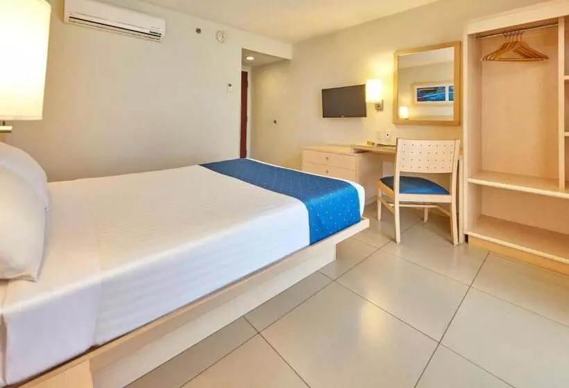 Отель City Express By Marriott Minatitlán