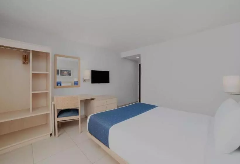 Отель City Express By Marriott Minatitlán