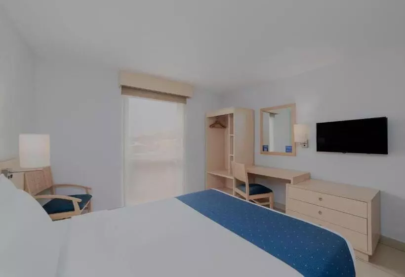 Отель City Express By Marriott Minatitlán