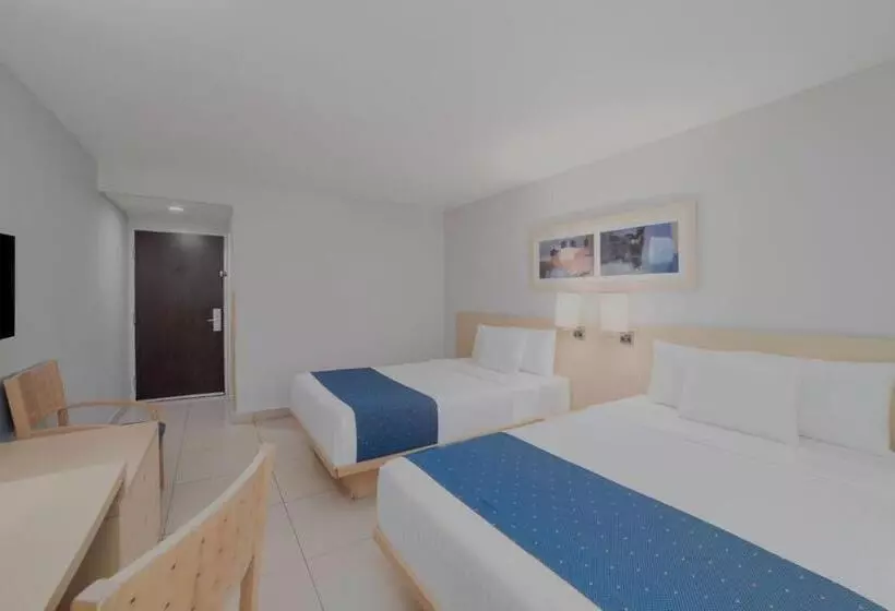 Отель City Express By Marriott Minatitlán