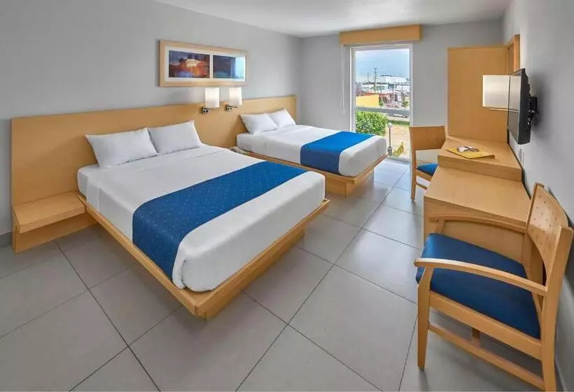Отель City Express By Marriott Minatitlán