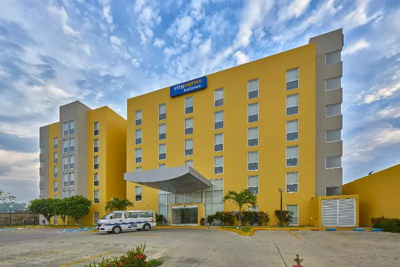 Отель City Express By Marriott Minatitlán