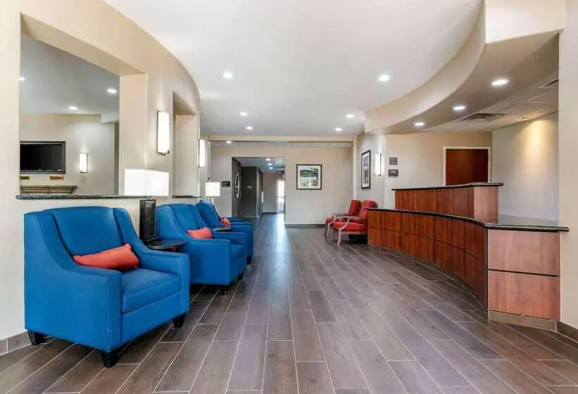 Отель Comfort Inn & Suites Van Buren   Fort Smith