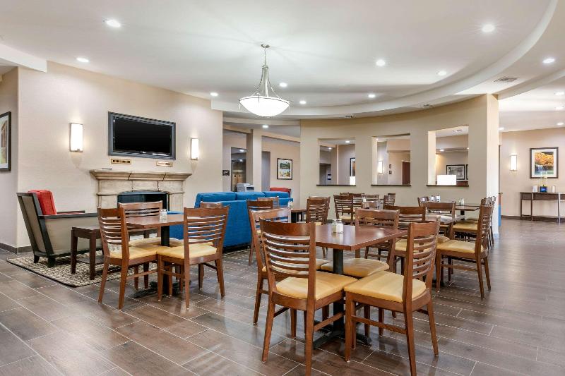 ホテル Comfort Inn & Suites Van Buren   Fort Smith