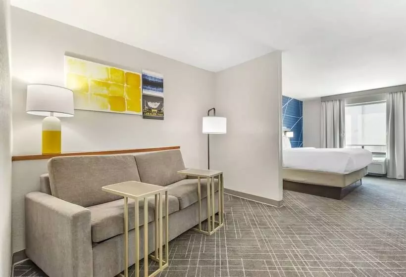 Отель Comfort Suites Whitsett Greensboro East