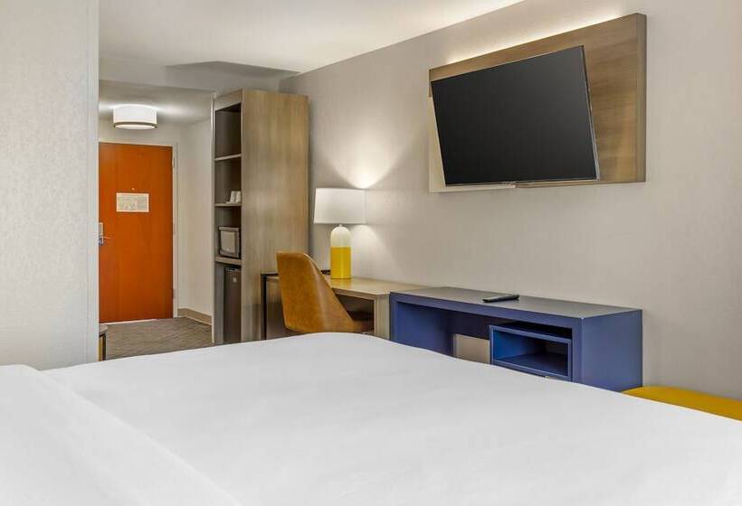 ホテル Comfort Suites Whitsett   Greensboro East