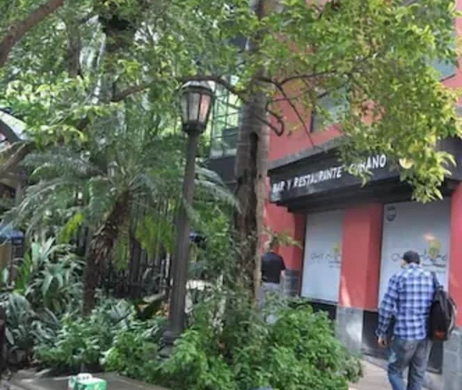 Europlaza Hotel & Suites