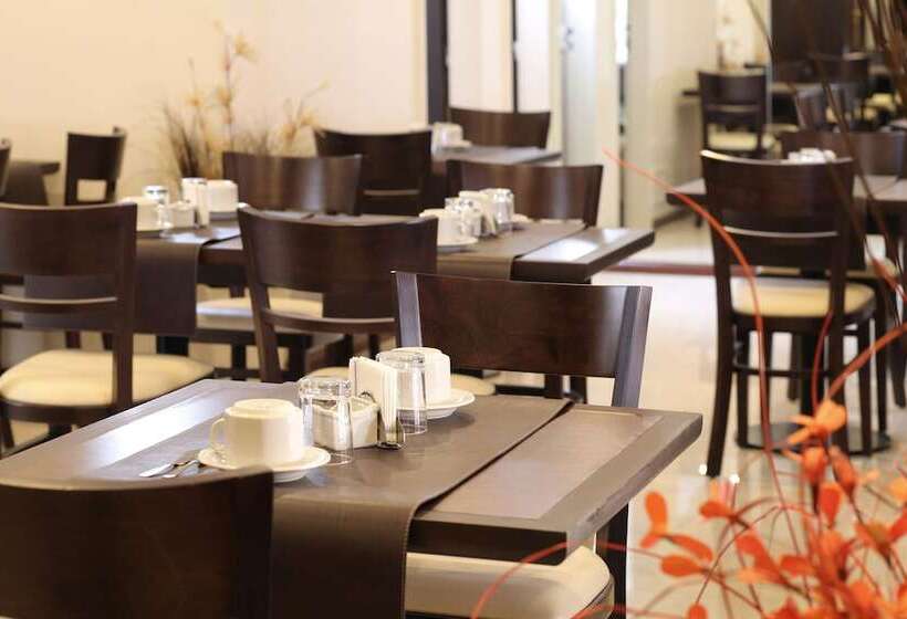 Europlaza Hotel & Suites