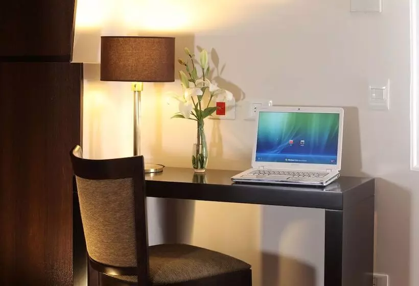 Europlaza Hotel & Suites