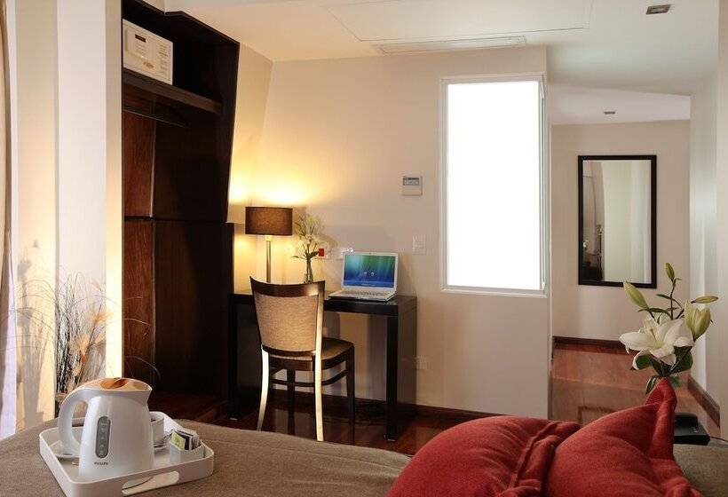 Europlaza Hotel & Suites