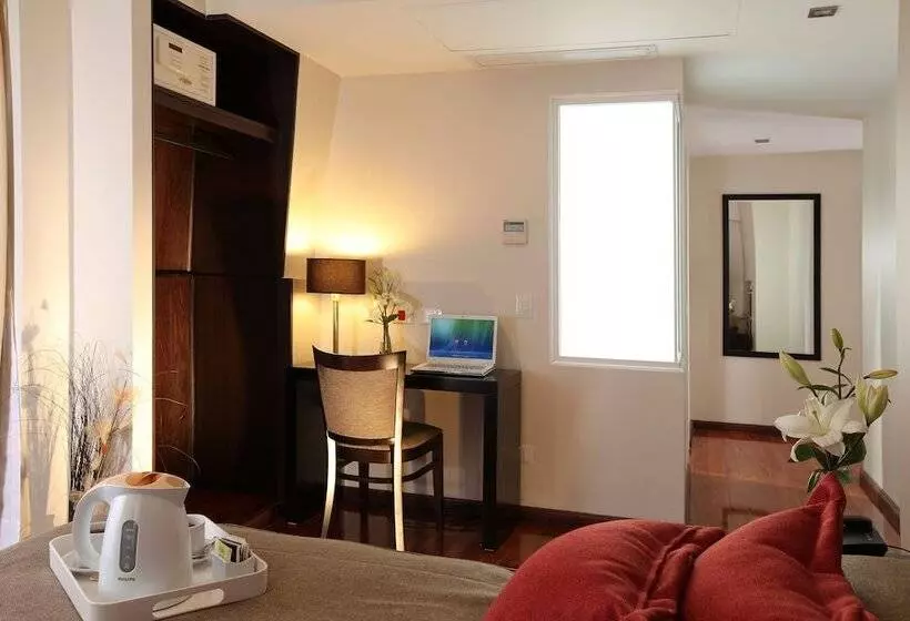 Europlaza Hotel & Suites