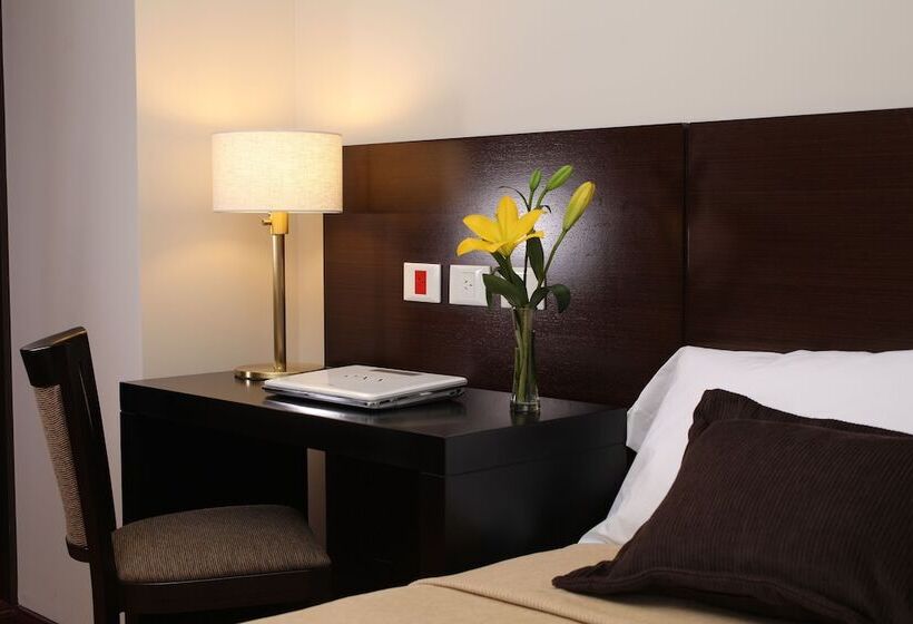 Europlaza Hotel & Suites