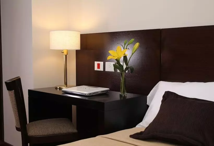 Europlaza Hotel & Suites