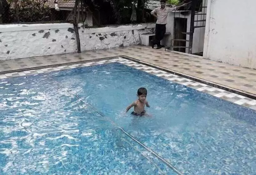 호텔 Hari International