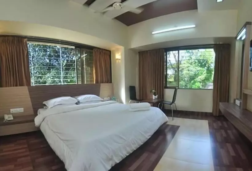 호텔 Hari International