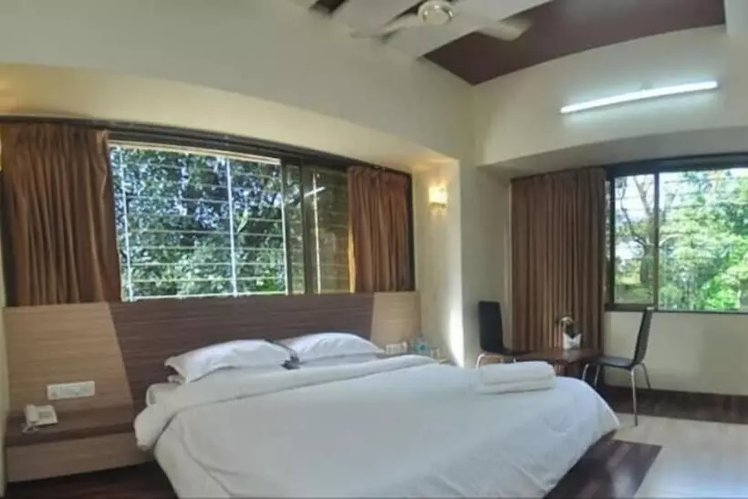 호텔 Hari International