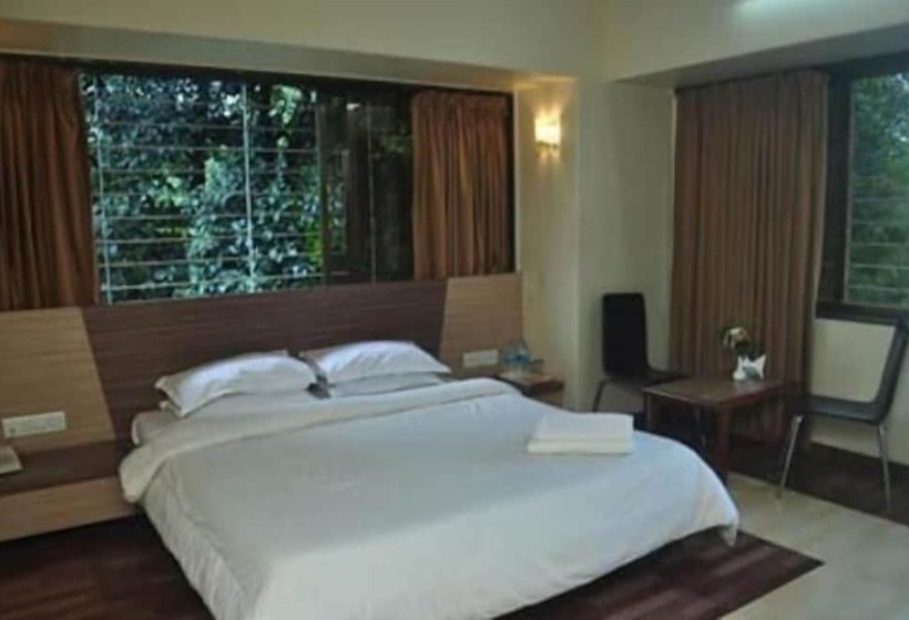 هتل Hari International