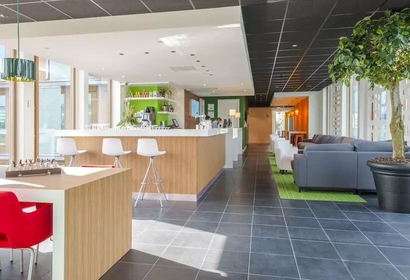 هتل Holiday Inn Express Utrecht   Papendorp, An Ihg