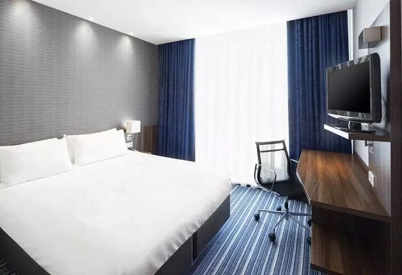 هتل Holiday Inn Express Utrecht   Papendorp, An Ihg