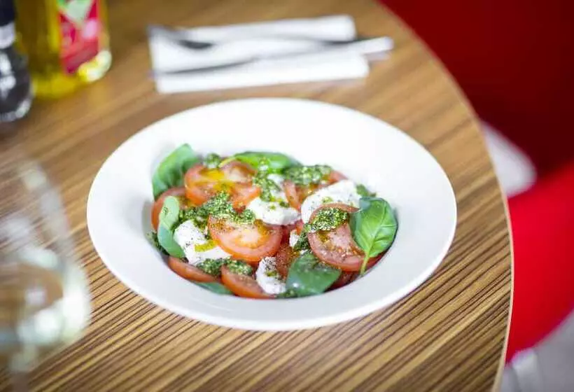 هتل Holiday Inn Express Utrecht   Papendorp, An Ihg