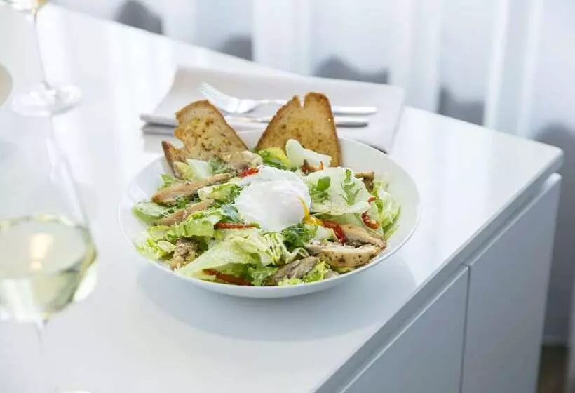 هتل Holiday Inn Express Utrecht   Papendorp, An Ihg