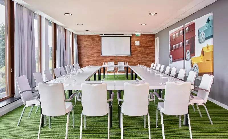 هتل Holiday Inn Express Utrecht   Papendorp, An Ihg