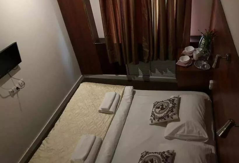 Hotelli Apartments On Maly Karetny