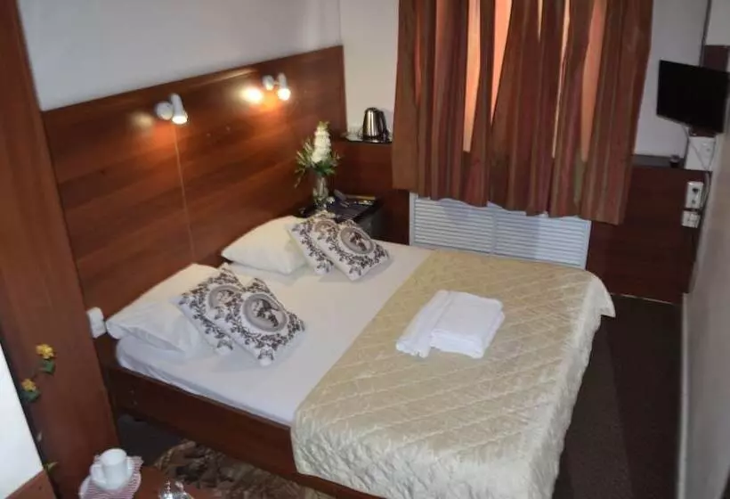 Hotelli Apartments On Maly Karetny