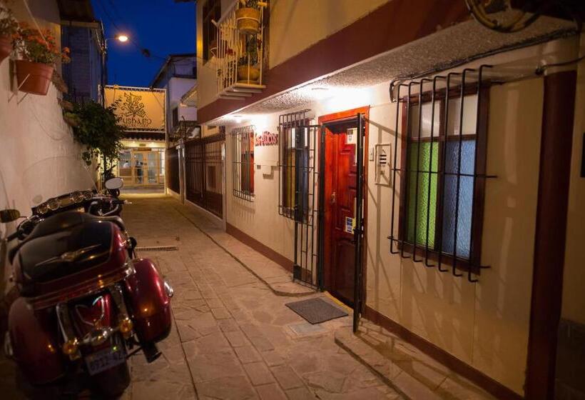 Szálloda Los Aticos B&b With Coworking