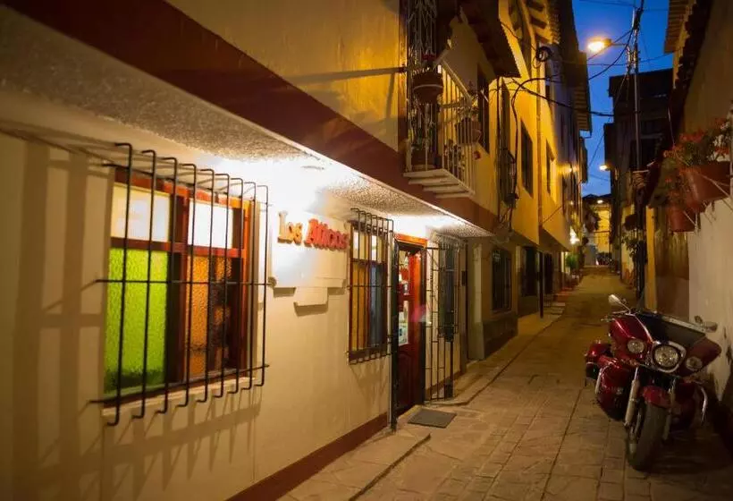 ホテル Los Aticos B&b With Coworking