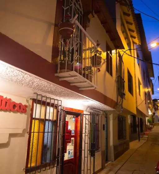 ホテル Los Aticos B&b With Coworking