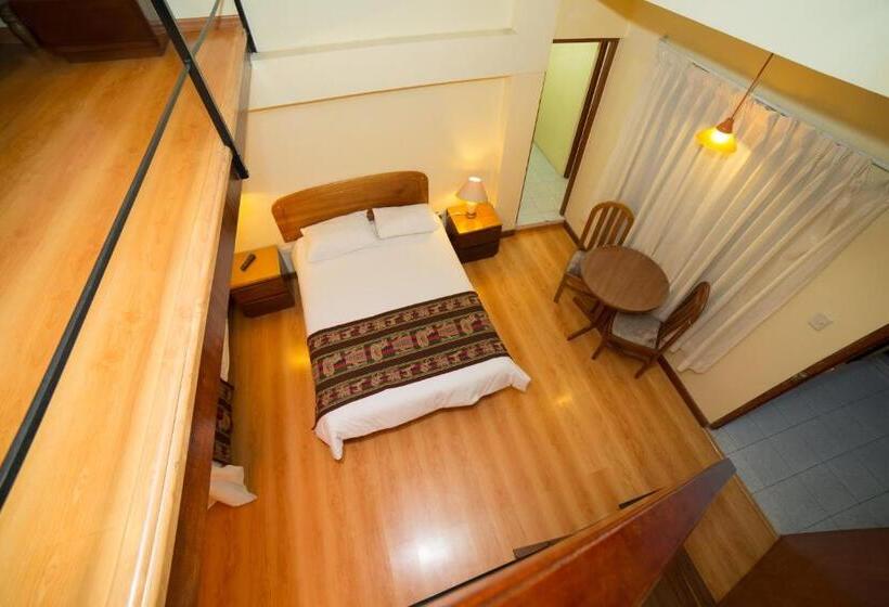 Szálloda Los Aticos B&b With Coworking