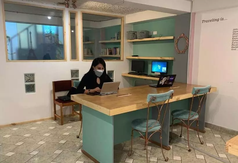 ホテル Los Aticos B&b With Coworking