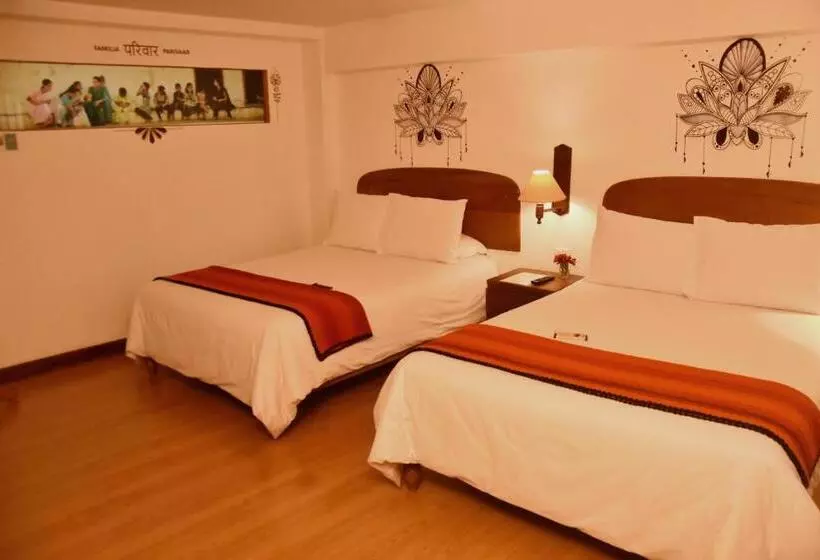 ホテル Los Aticos B&b With Coworking