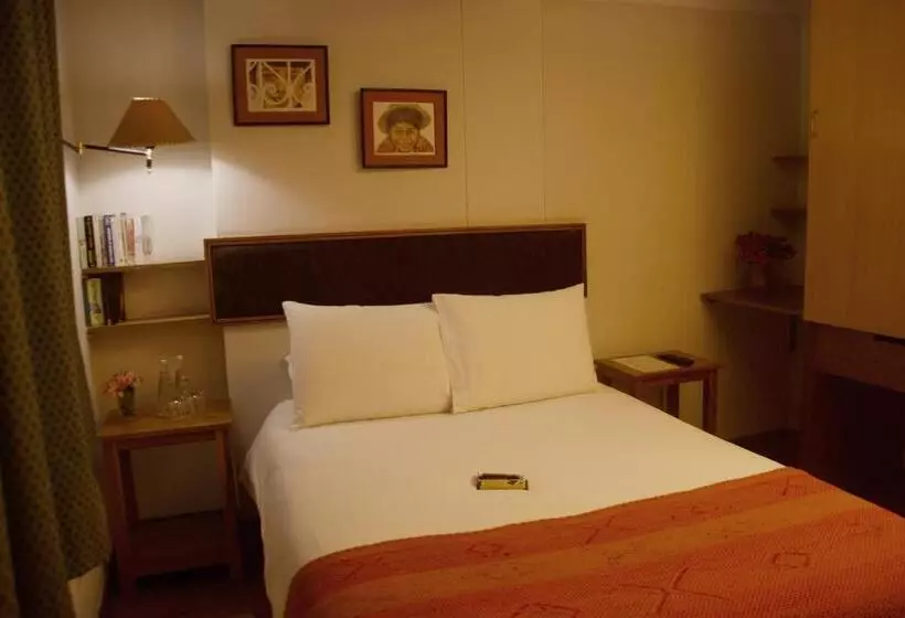 ホテル Los Aticos B&b With Coworking