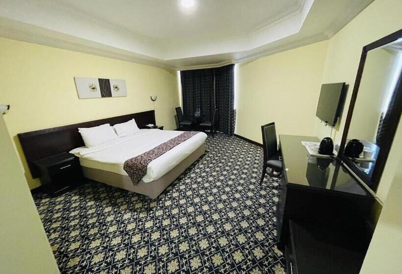 هتل Phoenicia Tower