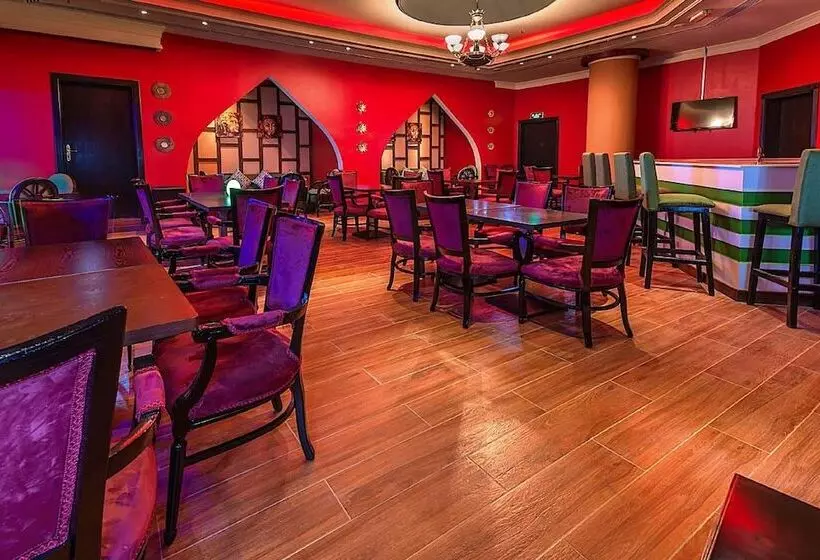 هتل Phoenicia Tower