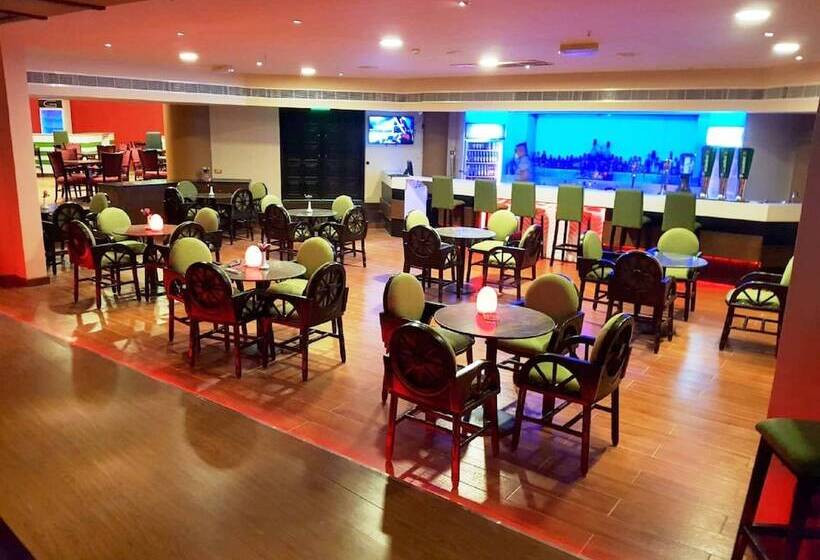 هتل Phoenicia Tower