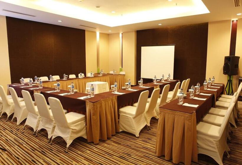 בית מלון כפרי Santika Bogor